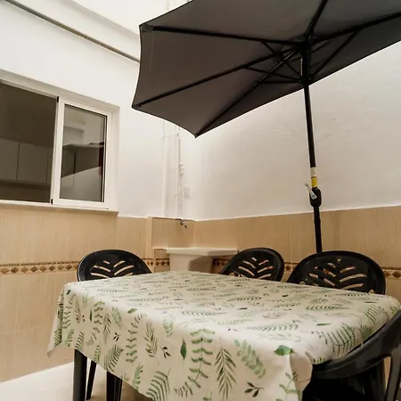 And Student House ゲストハウス *